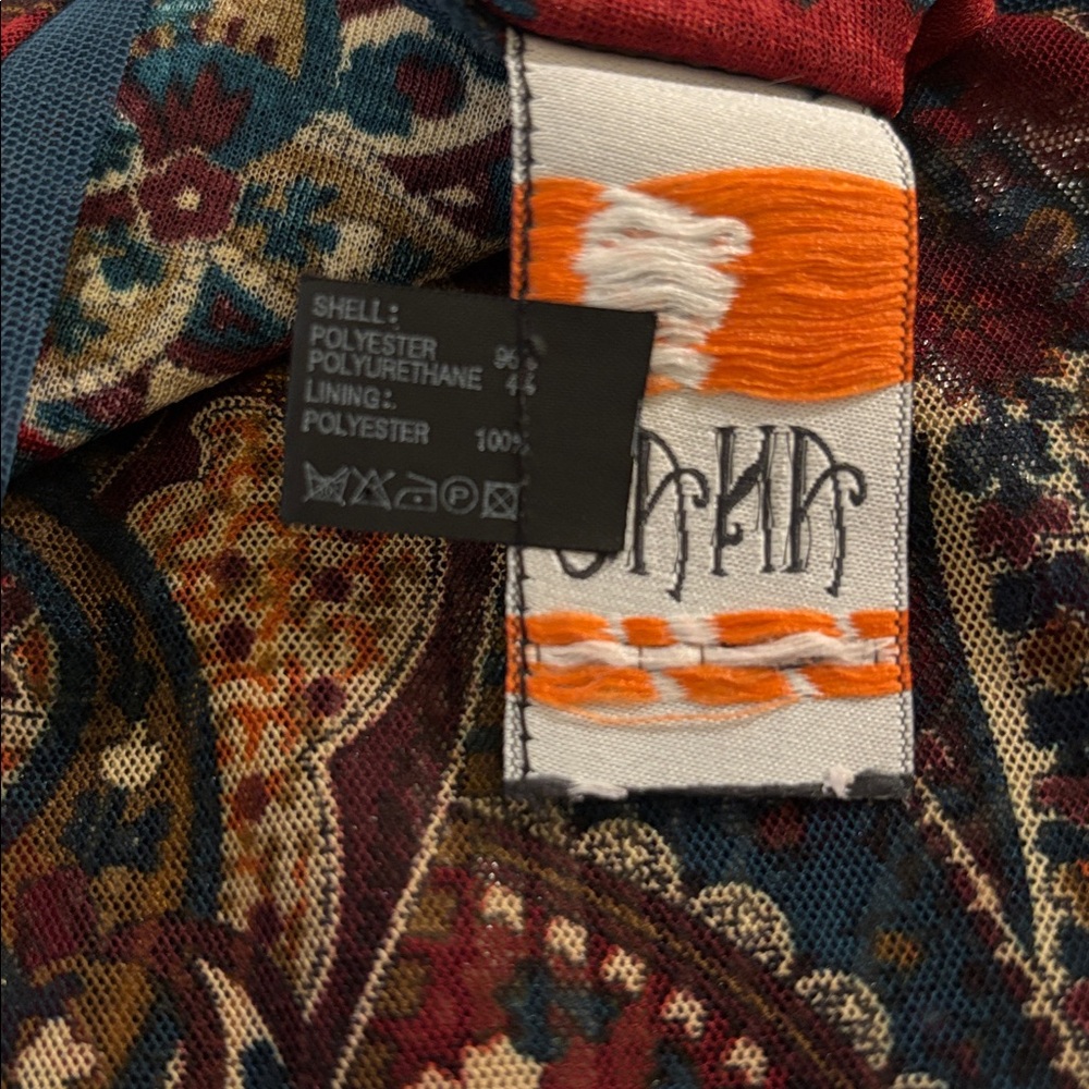 Paisley top with Flared bell sleeve’s Anac designed by kimi M - Picture 6 of 6